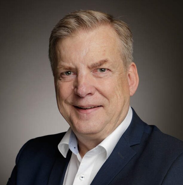 Top-Experte Michael zeigt den schnellsten Weg zum Gründungszuschuss. Klarer Blick, Experten-Kompetenz.